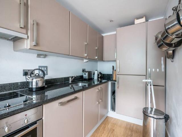 Apartment for rent in Bermondsey Village, Greater London
