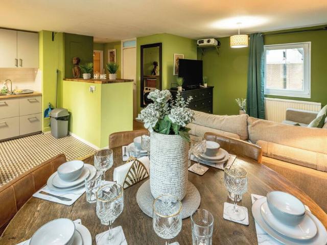 Apartment for rent in Bermondsey Village, Greater London