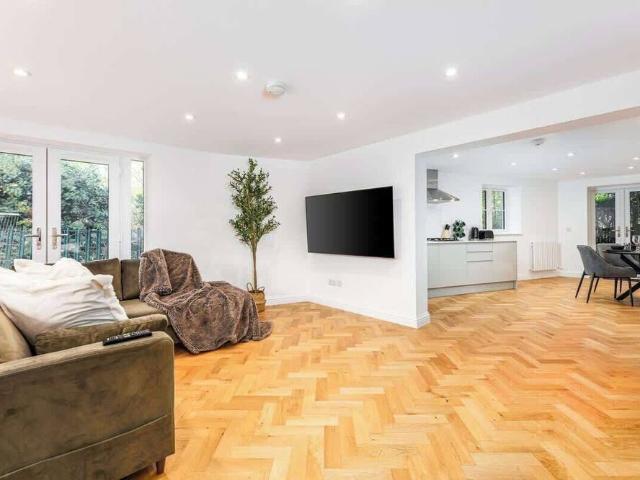 House for rent in Denmark Hill, Greater London