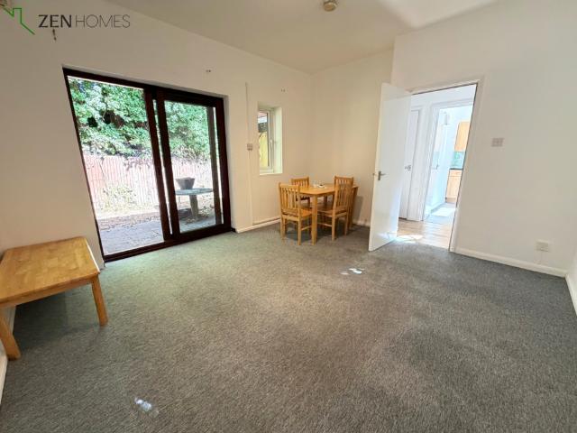 House for rent in Charlton, Greater London