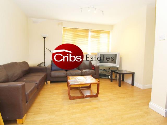 Room for rent in London Borough of Merton, Merton Park