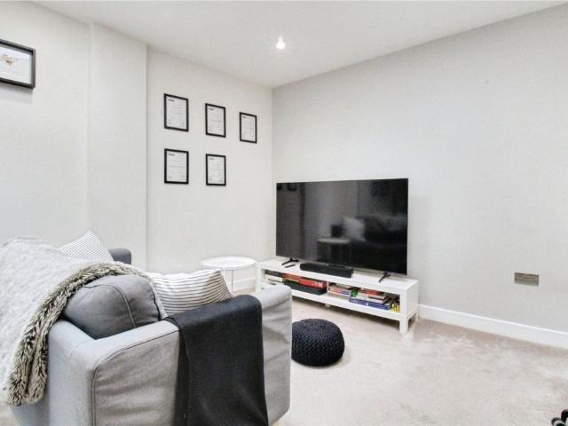 Apartment for rent in Riverdene, Priest Down