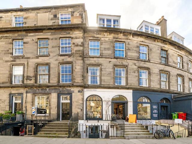Apartment for rent in Broughton, Scotland