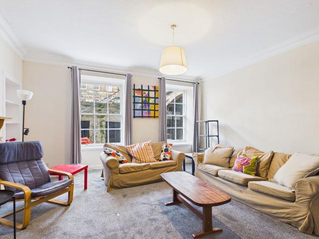 Apartment for rent in Broughton, Scotland