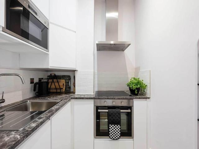 Apartment for rent in Lot's Village, Greater London