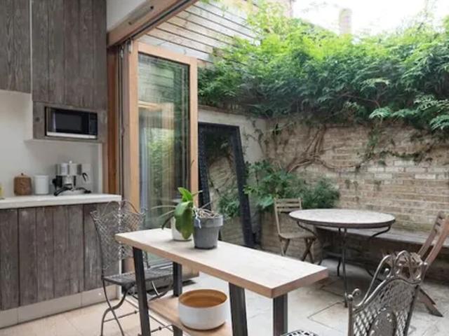 Apartment for rent in Brompton, Greater London