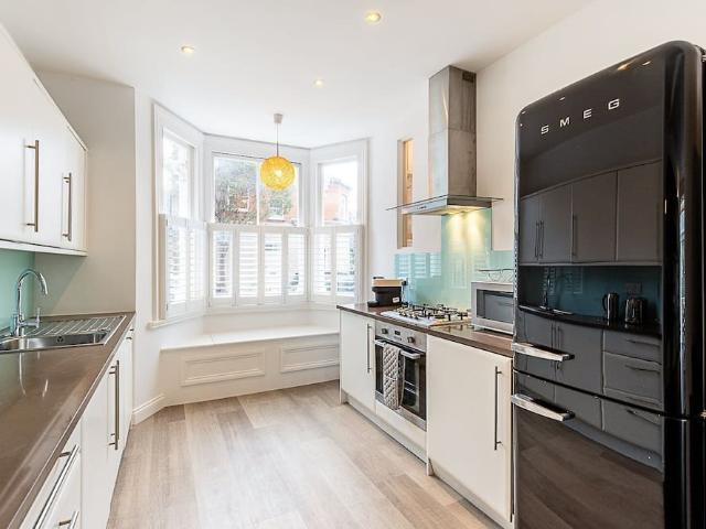 House for rent in Lot's Village, Greater London