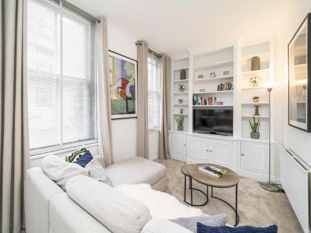 House for rent in Brompton, Greater London