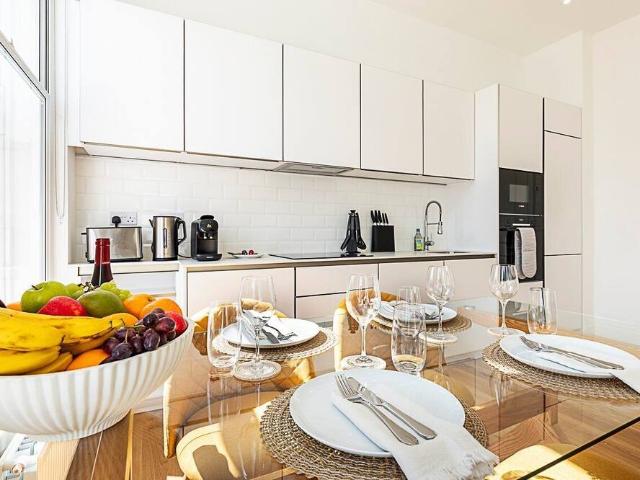 Apartment for rent in Lot's Village, Greater London