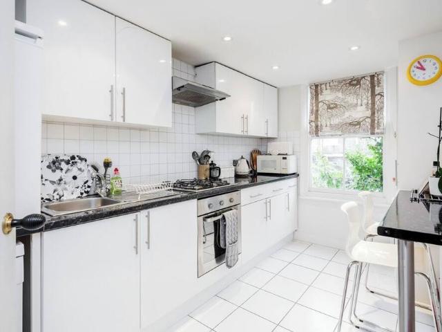 Apartment for rent in Falcon Estate, Greater London