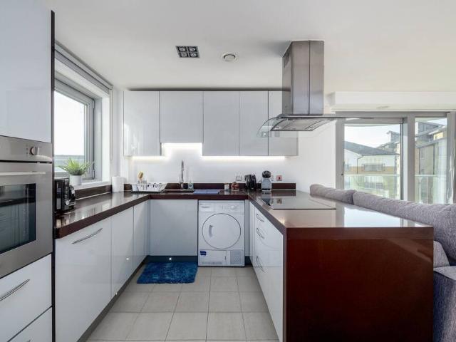 Apartment for rent in Price's Court, Greater London