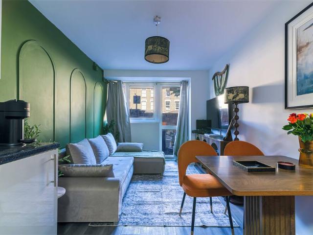 Apartment for rent in Falcon Estate, Greater London