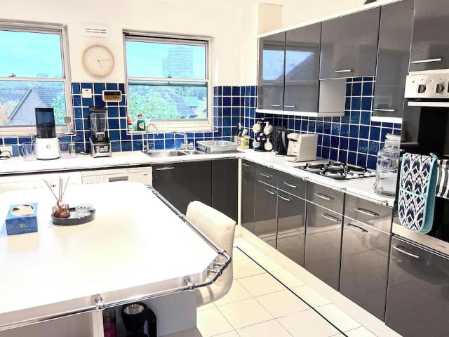 Apartment for rent in Morgan's Walk, Greater London
