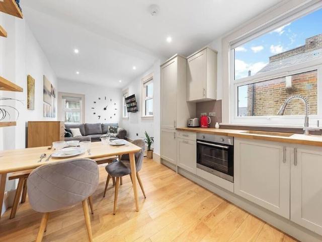 Apartment for rent in London Borough of Richmond upon Thames, Greater London