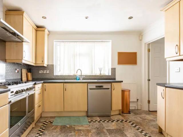 House for rent in Royal Borough of Kingston upon Thames, Greater London