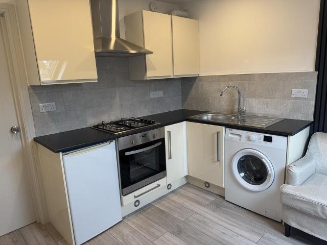 Apartment for rent in London Borough of Croydon, Thornton Heath