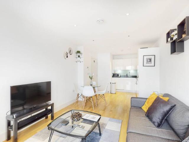 Apartment for rent in Manor Park, Greater London