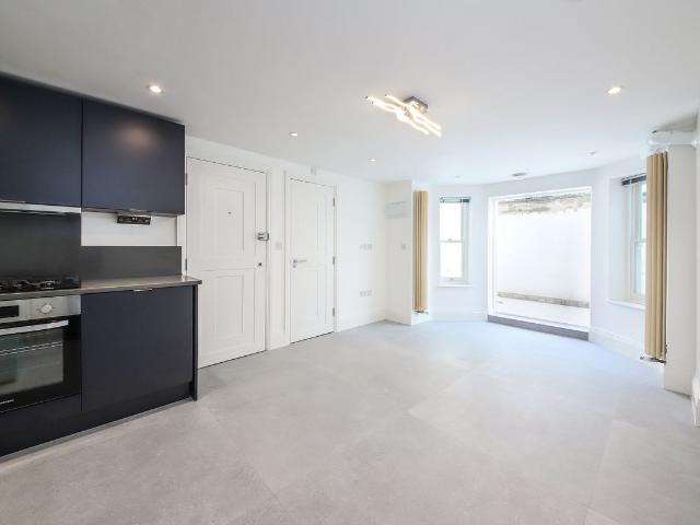 Apartment for rent in Balham, Greater London