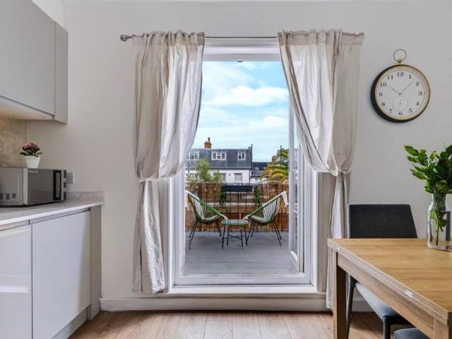 Apartment for rent in Streatham Park, Greater London