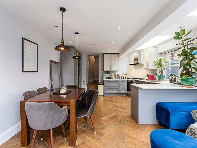 Apartment for rent in London Borough of Merton, Greater London