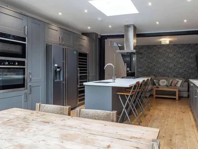House for rent in Furzedown, Greater London