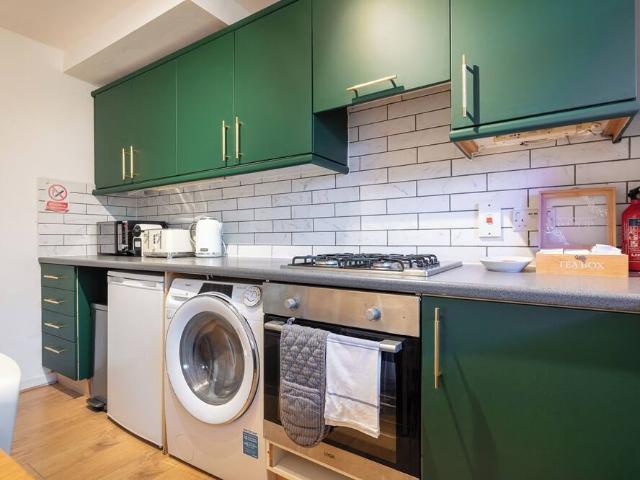 Apartment for rent in East Hill Estate, Greater London