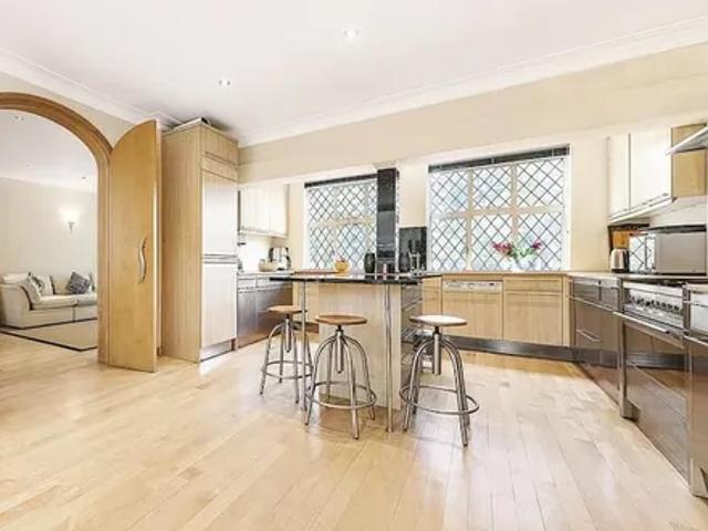 House for rent in Southfields, Greater London