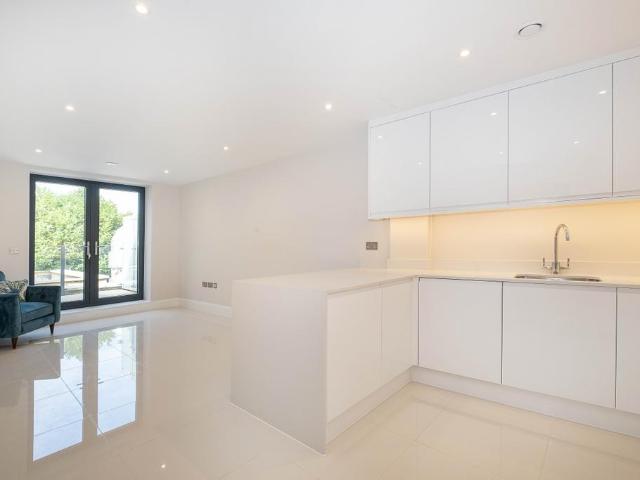 Apartment for rent in London Borough of Merton, South Wimbledon
