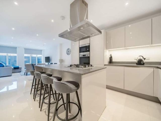 Apartment for rent in London Borough of Merton, Greater London