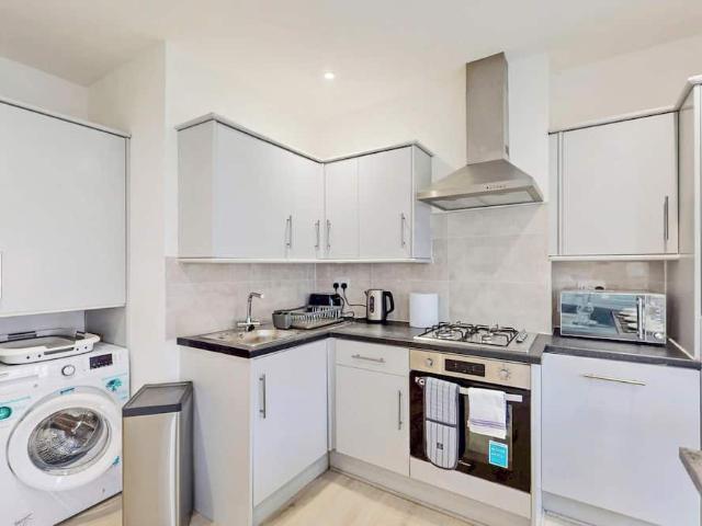 Apartment for rent in London Borough of Merton, Greater London