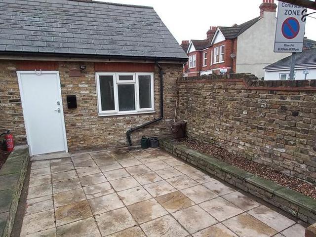 House for rent in London Borough of Merton, Collier's Wood
