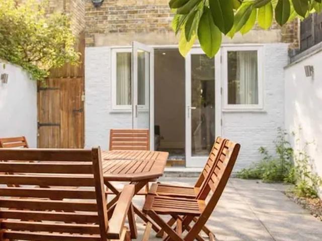 Apartment for rent in Victoria, Greater London