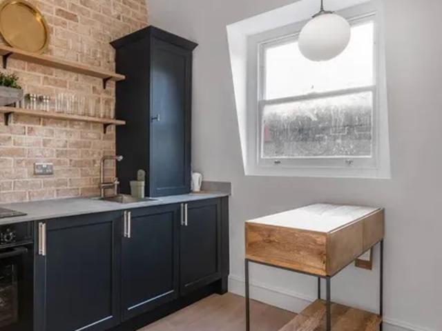 Apartment for rent in Victoria, Greater London