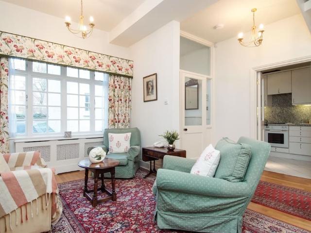 House for rent in Tachbrook Estate, Greater London