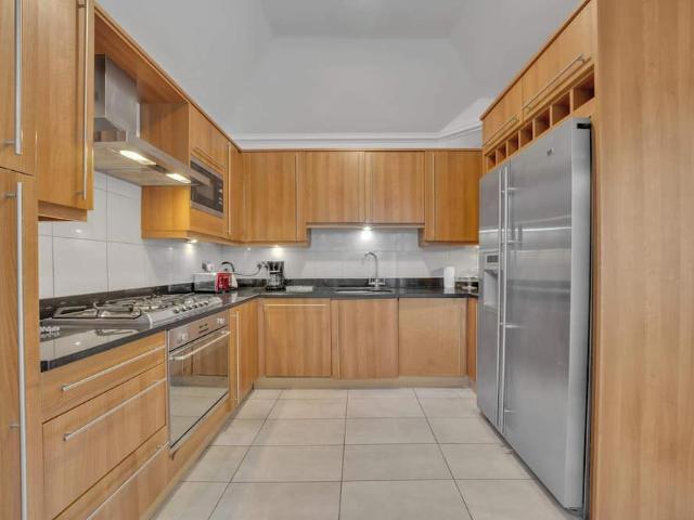 Apartment for rent in Chester Square, Greater London