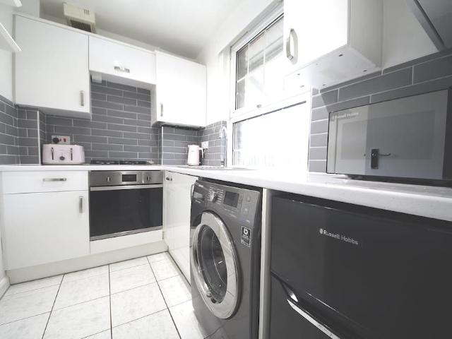 Apartment for rent in Grosvenor Waterside, Greater London