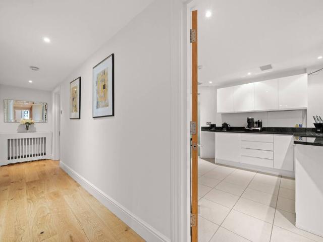 Apartment for rent in Hans Town, Greater London