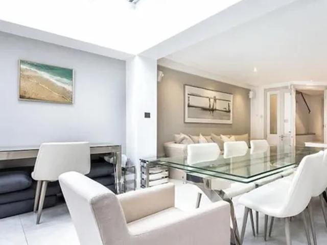 House for rent in Belgravia, Greater London