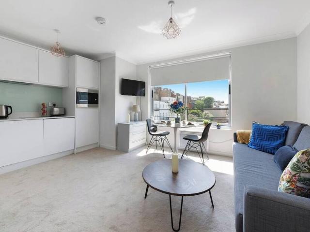 House for rent in Hans Town, Greater London