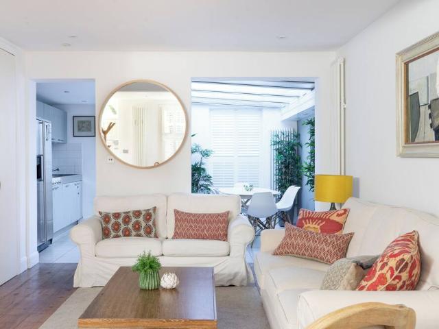 House for rent in Royal Borough of Kensington and Chelsea, Greater London