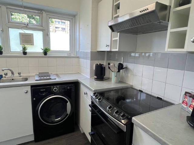 Apartment for rent in Stockwell Park, Greater London