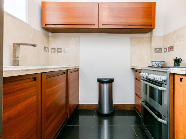 Apartment for rent in Abbeville Village, Greater London