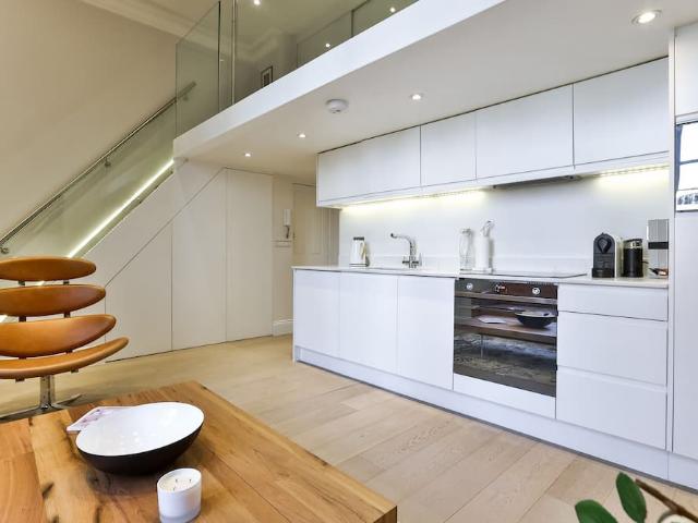 Apartment for rent in The Boltons, Greater London