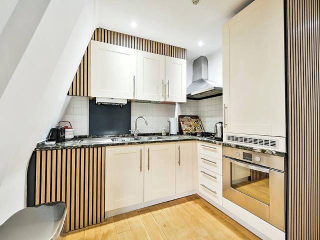 Apartment for rent in The Boltons, Greater London