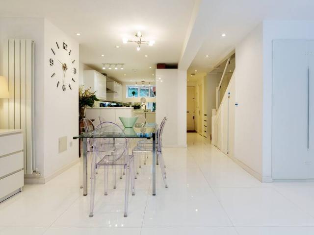 House for rent in Royal Borough of Kensington and Chelsea, Greater London