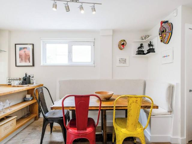 Apartment for rent in Walham Green, Greater London