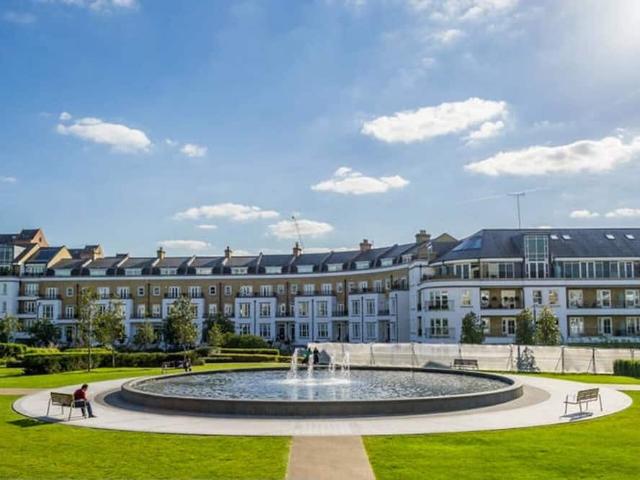 Apartment for rent in Sands End, Greater London