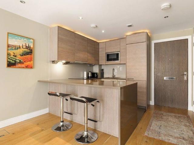 Apartment for rent in Sands End, Greater London