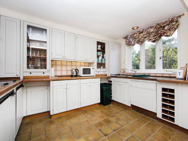 Apartment for rent in Walham Green, Greater London