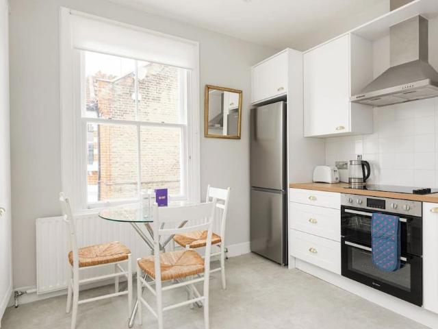 Apartment for rent in Sands End, Greater London